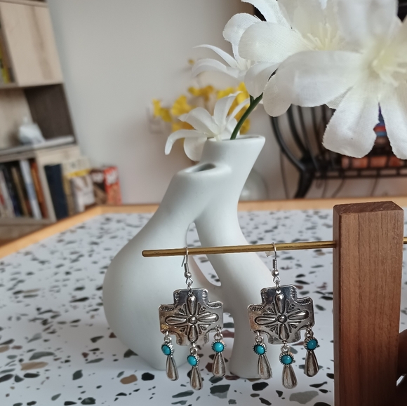 Hammered Silver and Turquoise Earrings - Picture 3 of 9